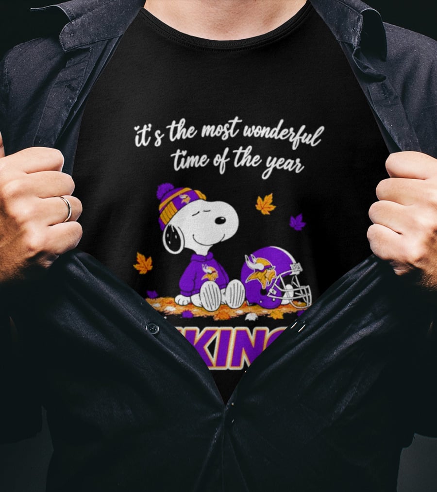 Minnesota Vikings It's The Most Wonderful Time Of The Year Snoopy Sitting Helmet Autumn Leaves T-Shirt