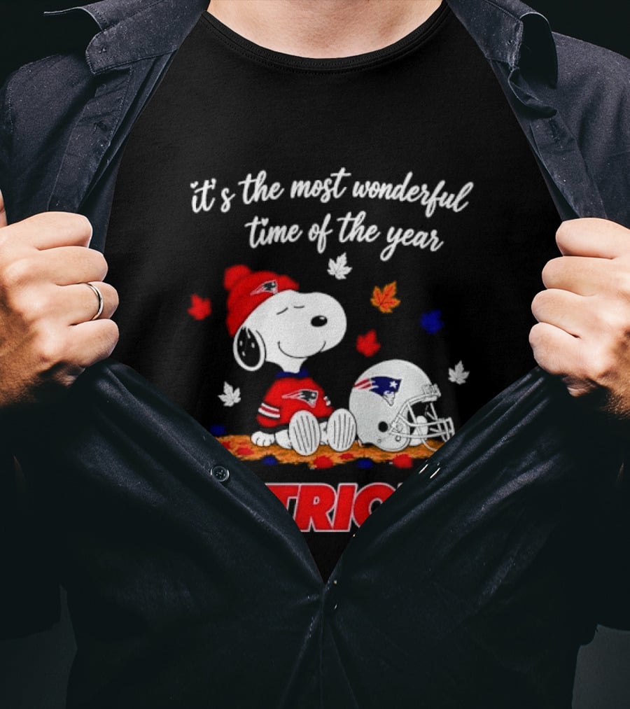 New England Patriots Snoopy It's The Most Wonderful Time Of The Year Autumn Leaves T-Shirt