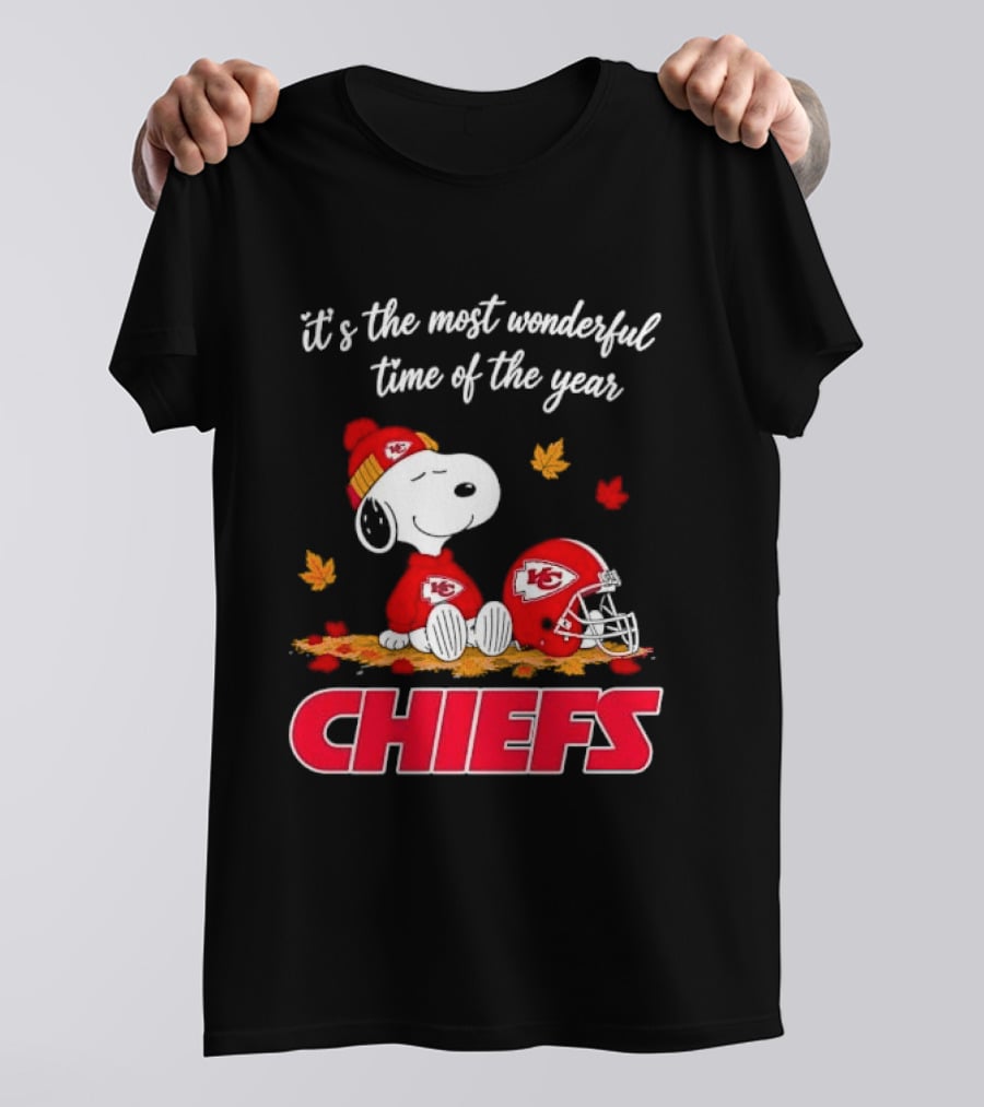 Kansas City Chiefs Snoopy It's The Most Wonderful Time Of The Year Helmet Autumn Leaves T-Shirt