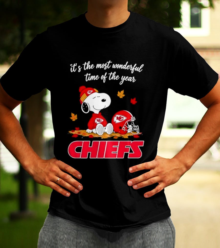 Kansas City Chiefs Snoopy It's The Most Wonderful Time Of The Year Helmet Autumn Leaves T-Shirt
