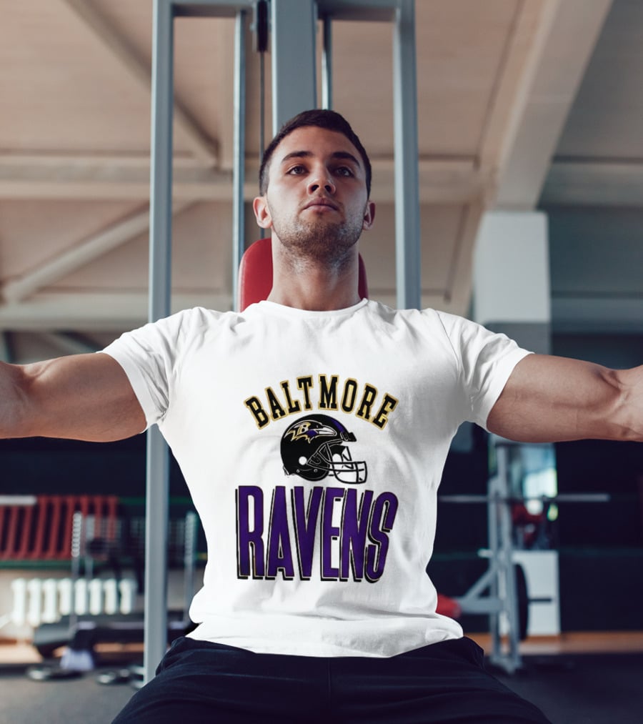 Baltimore Ravens Everyone Es Women's Sports Ravens Helmet T-Shirt