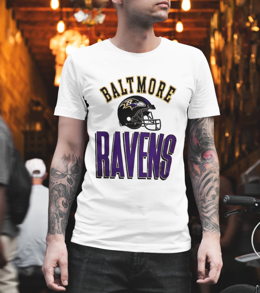 Baltimore Ravens Everyone Es Women's Sports Ravens Helmet T-Shirt
