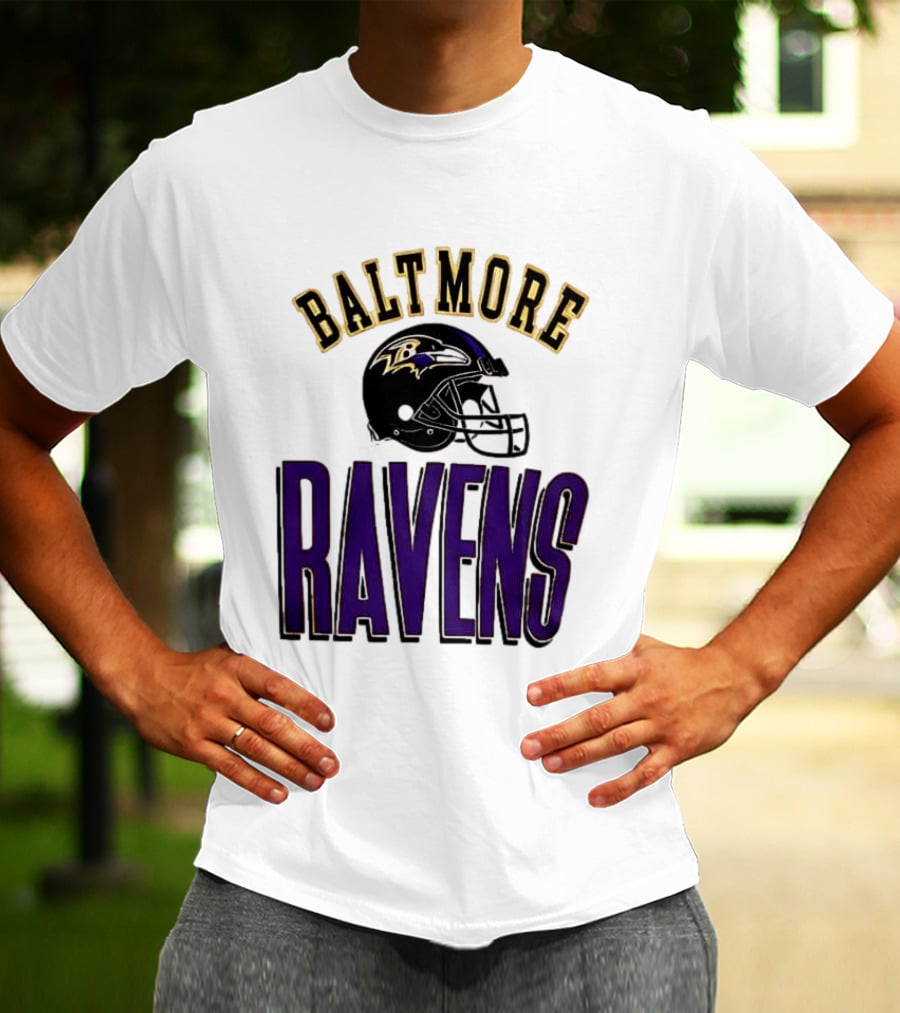 Baltimore Ravens Everyone Es Women's Sports Ravens Helmet T-Shirt