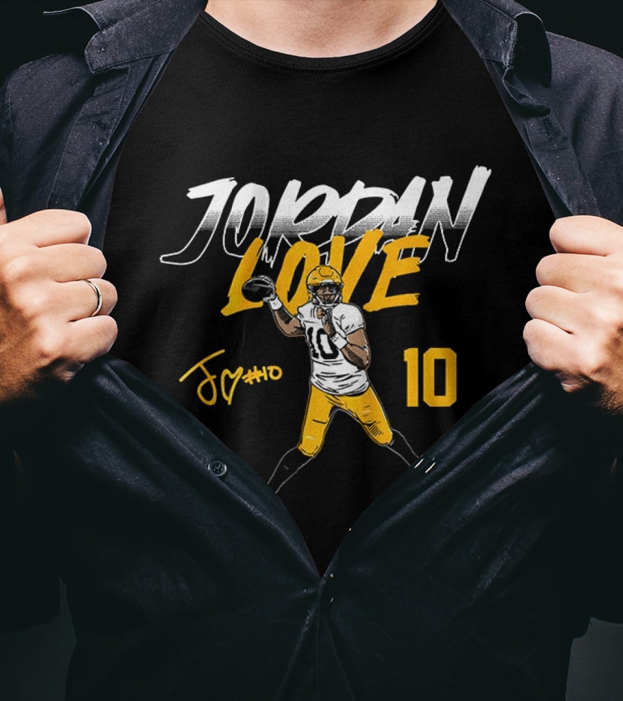 Jordan Love 10 Signature Pose Green Bay Packers T-Shirt