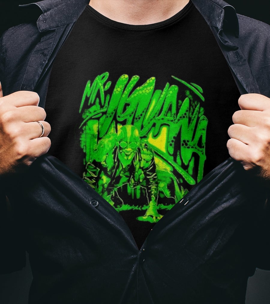Mr Iguana Crouching Mexican Luchador Green Lizard Scale Graffiti T-Shirt