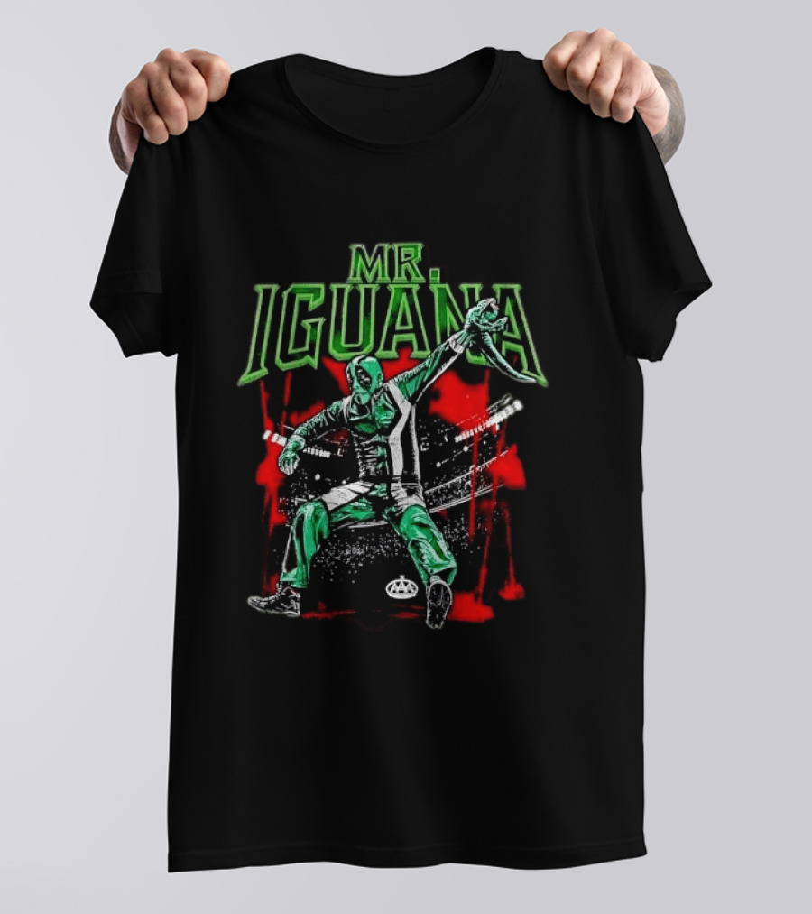 Mr Iguana Masked Wrestler With Lizard Puppet AAA Red Paint Splatter T-Shirt