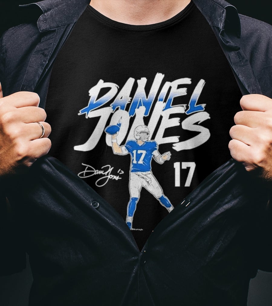 Daniel Jones 17 Quarterback Throwing Football Sketch Brushstroke T-Shirt