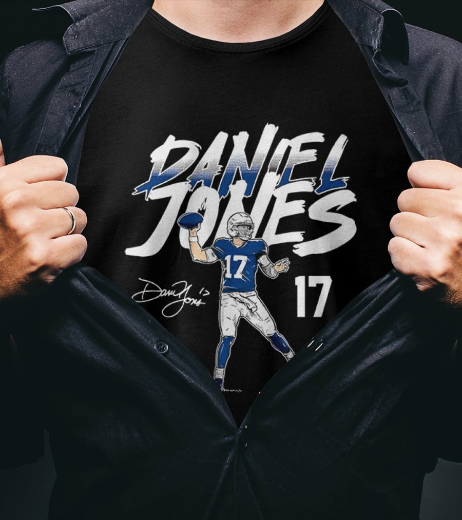 Daniel Jones 17 Football Quarterback Pose Indiana T-Shirt
