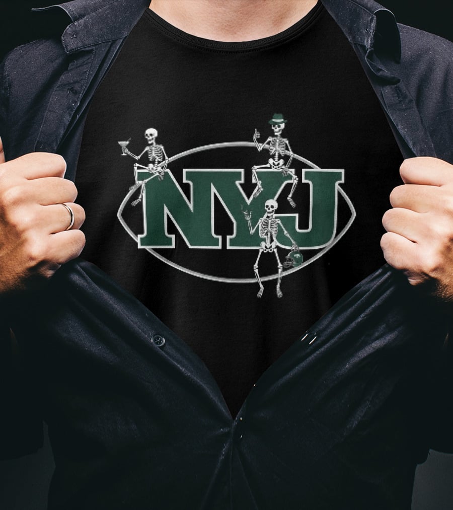 New York Jets Three Skeletons NYJ Drinking Smoking Green Helmet T-Shirt