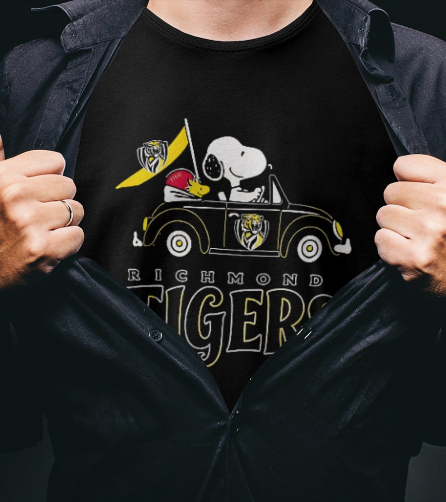 Richmond Tigers Snoopy Woodstock Driving Beetle Car T-Shirt