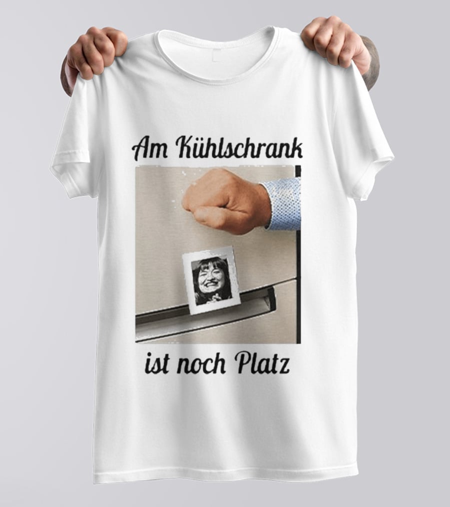 Am Kühlschrank Ist Noch Platz Foto Moustache Hand T-Shirt