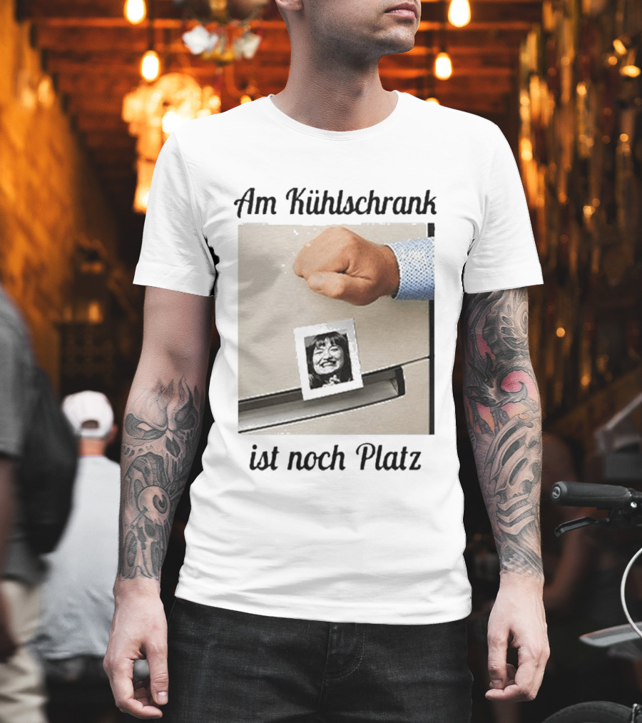 Am Kühlschrank Ist Noch Platz Foto Moustache Hand T-Shirt