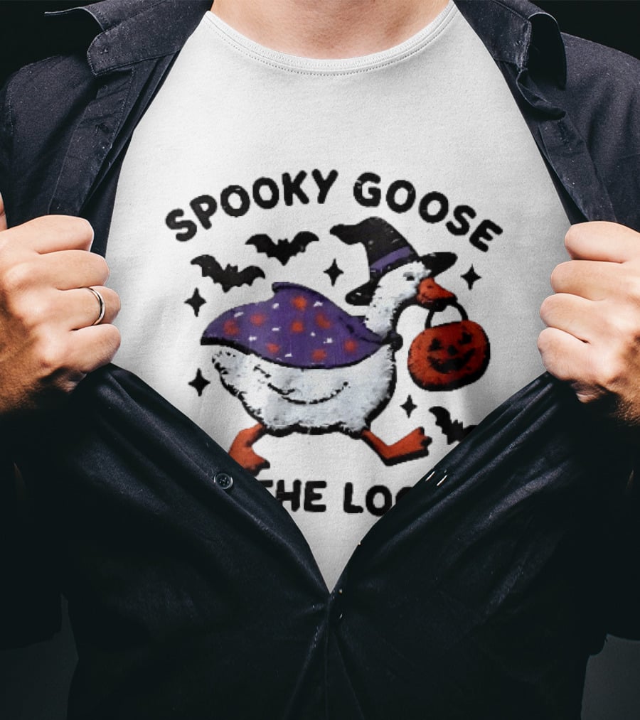 Spooky Goose On The Loose Witch Hat Pumpkin Cape Bats T-Shirt