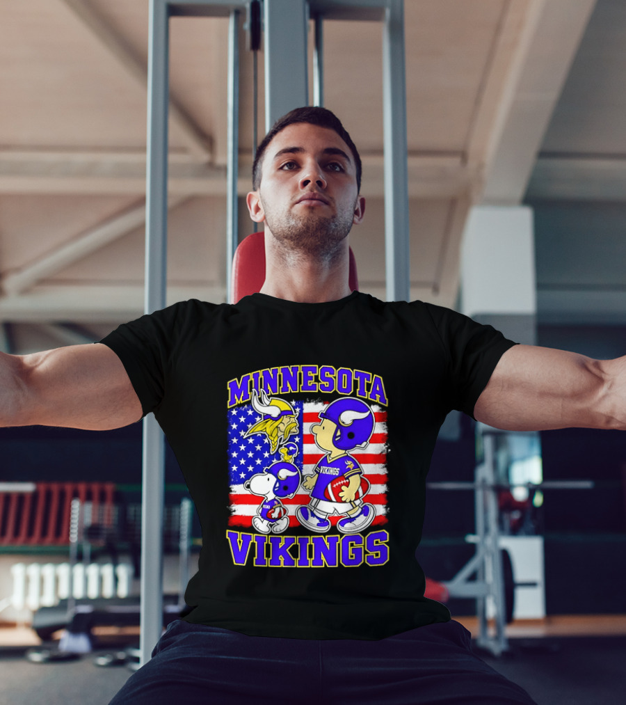 Minnesota Vikings Snoopy Woodstock American Flag Football 2026 T-Shirt