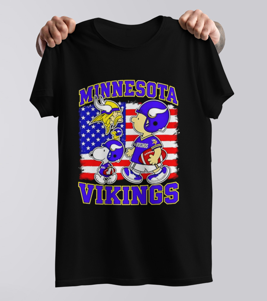 Minnesota Vikings Snoopy Woodstock American Flag Football 2026 T-Shirt