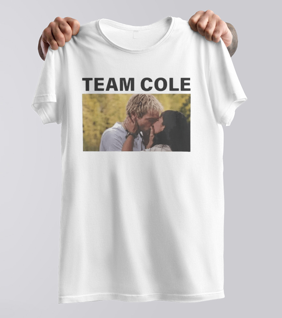 Team Cole Romantic Kiss Scene T-Shirt