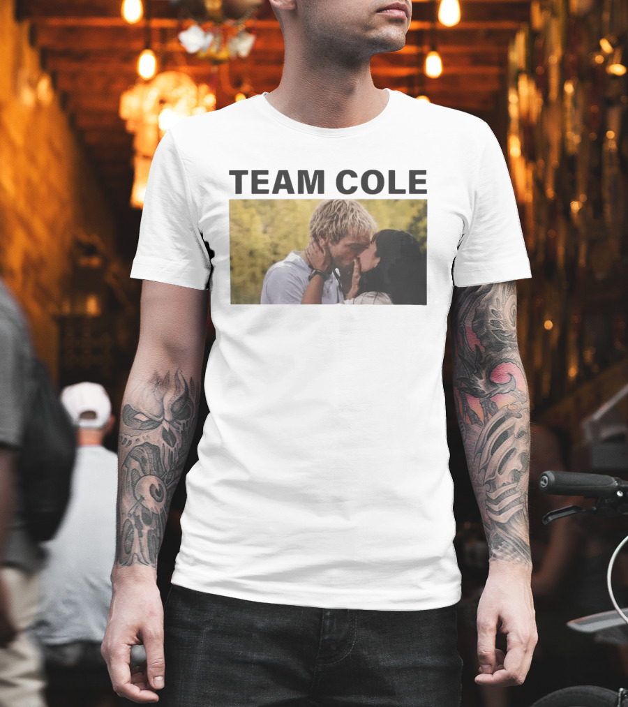 Team Cole Romantic Kiss Scene T-Shirt