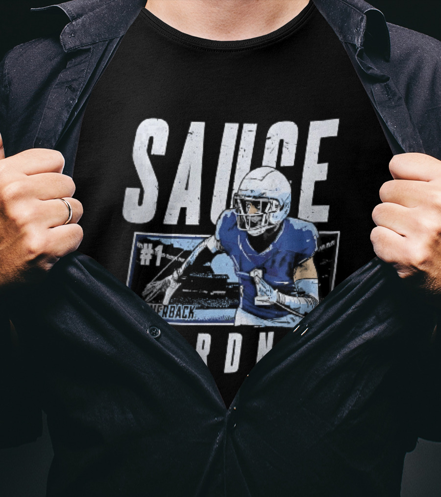 Sauce Gardner Cornerback Football Player Pose Distressed Frame T-Shirt