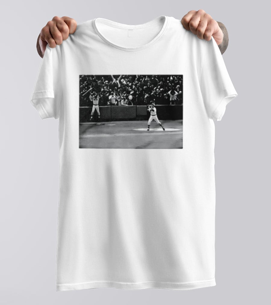 Carlton Fisk No 27 Boston Red Sox Baseball Iconic Home Run Moment T-Shirt