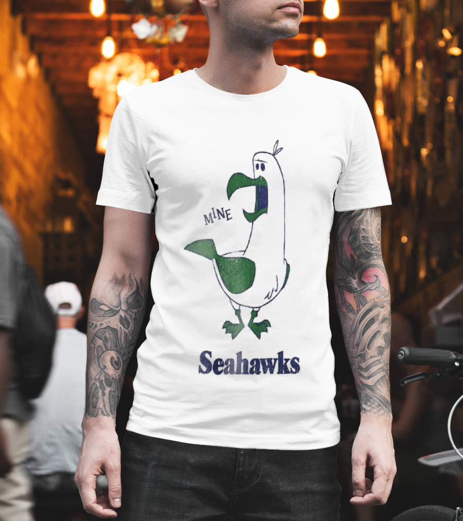 Seattle Seahawks Mine Seagull Screaming Distressed Cartoon T-Shirt