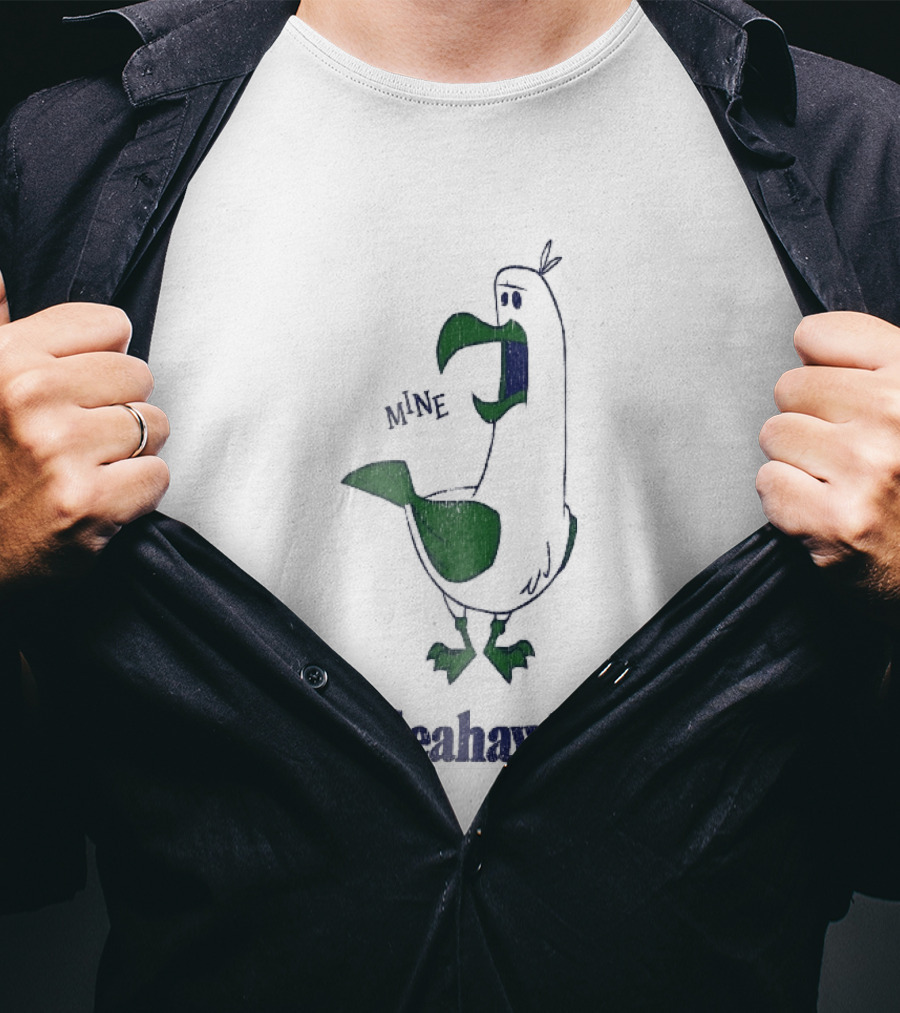 Seattle Seahawks Mine Seagull Screaming Distressed Cartoon T-Shirt