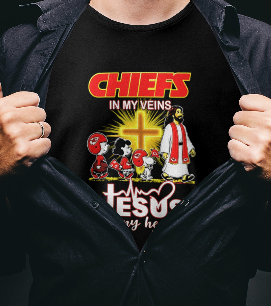 Chiefs In My Veins Jesus In My Heart Snoopy And Charlie Football T-Shirt