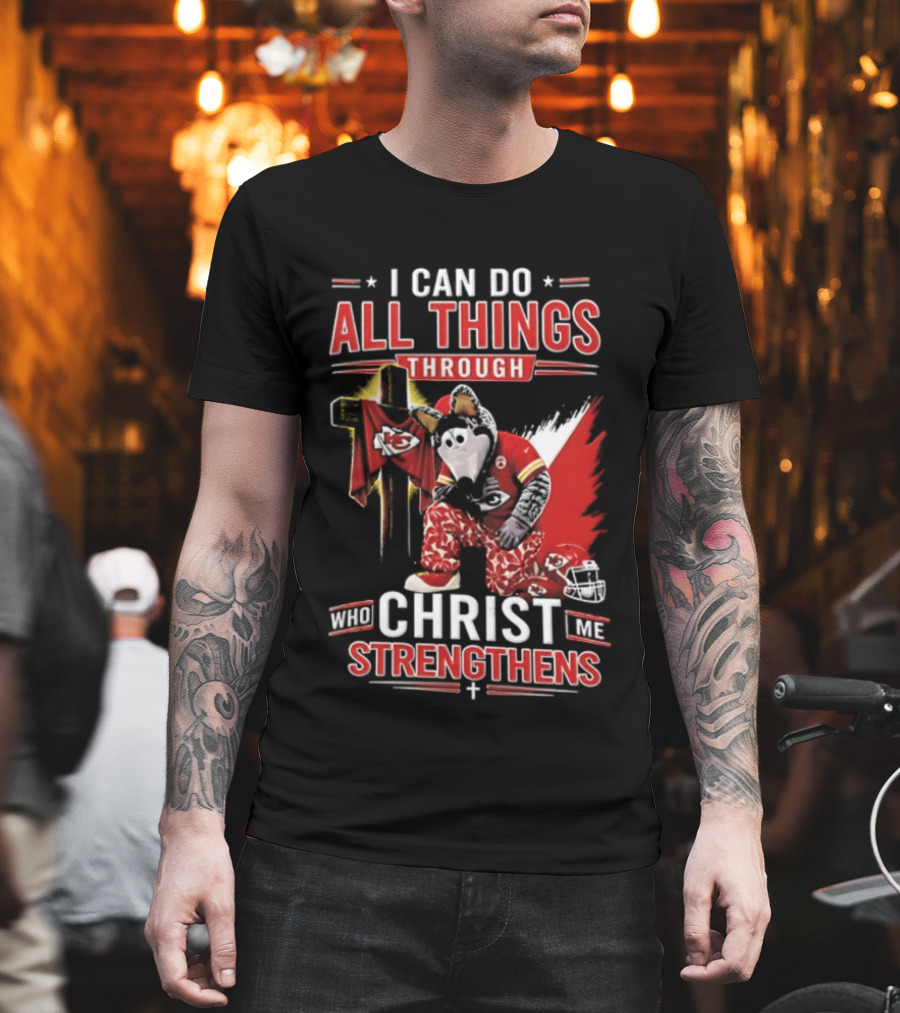 I Can Do All Things Through Christ Who Strengthens Me Kansas City Chiefs Football Player Kneeling Prayer Cross T-Shirt