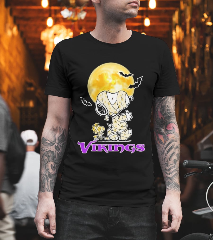 Snoopy Woodstock Vikings Halloween Mummy Moon T-Shirt