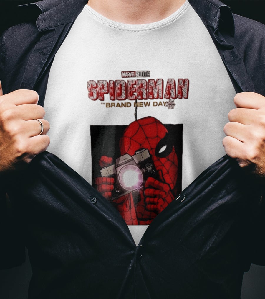 Marvel Studios Spiderman The Brand New Day Masked Hero Camera Flash T-Shirt