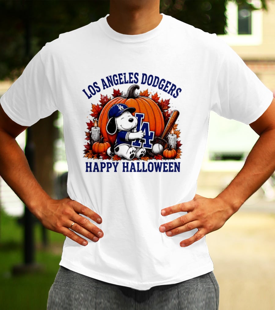 Los Angeles Dodgers Snoopy Hugging Pumpkin Happy Halloween Baseball T-Shirt