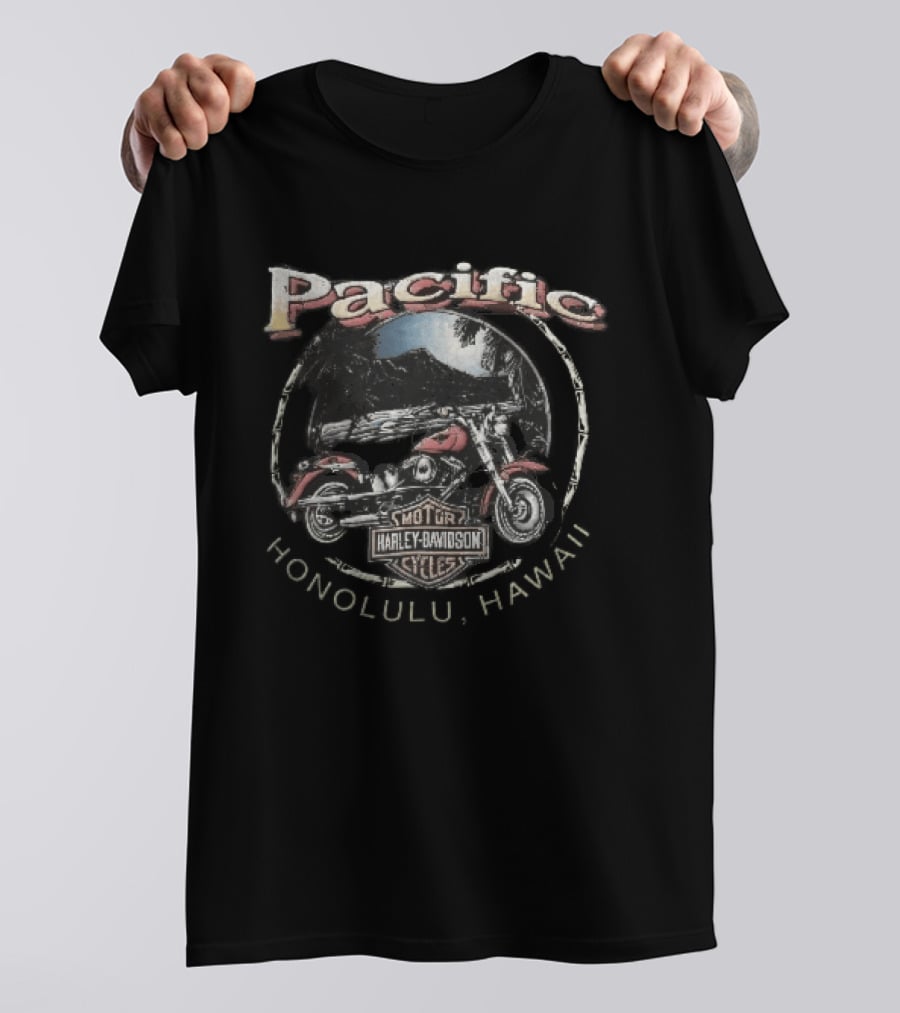 Harley Davidson Motor Cycles Pacific Red Bike Diamond Head Beach Honolulu Hawaii T-Shirt