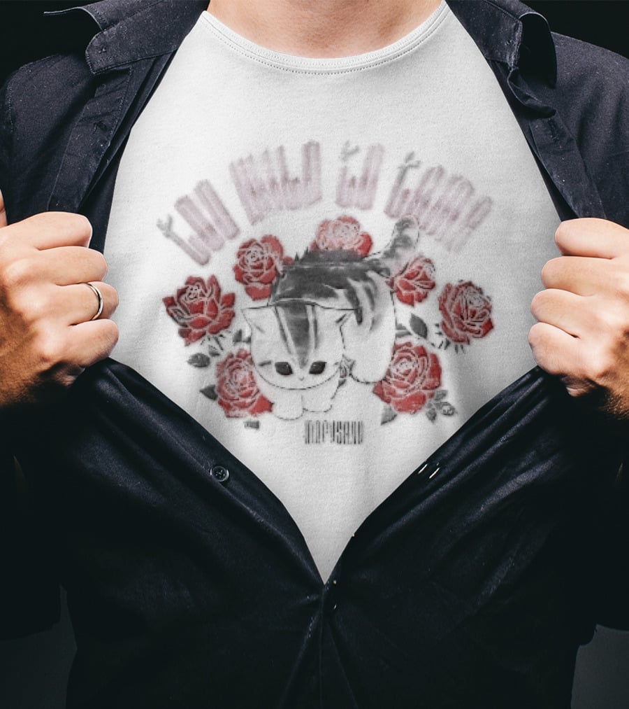 Mofusand Distressed Striped Kitten Surrounded By Red Roses Too Wild To Tame T-Shirt