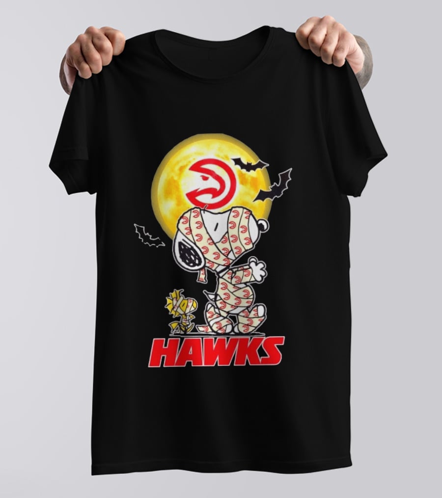 Atlanta Hawks Snoopy Woodstock Mummy Halloween Moon Bats T-Shirt