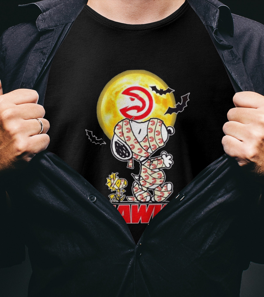 Atlanta Hawks Snoopy Woodstock Mummy Halloween Moon Bats T-Shirt
