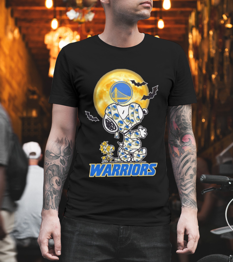 Golden State Warriors Snoopy Woodstock Mummy Halloween Moon Bats T-Shirt