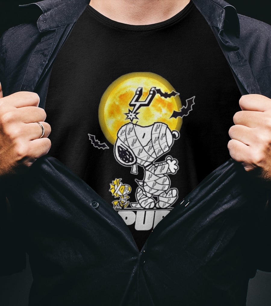 San Antonio Spurs Snoopy Woodstock Halloween Mummy Cosplay T-Shirt
