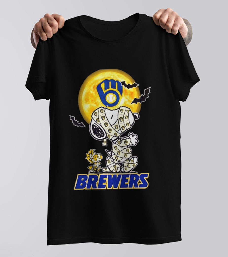 Milwaukee Brewers Snoopy Woodstock Mummy Halloween Moon Bats T-Shirt