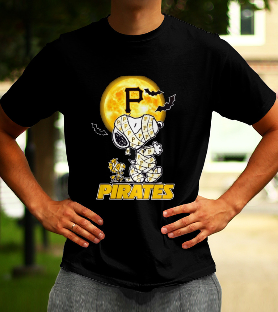 Pittsburgh Pirates Snoopy Woodstock Mummy Halloween Moon Bats T-Shirt