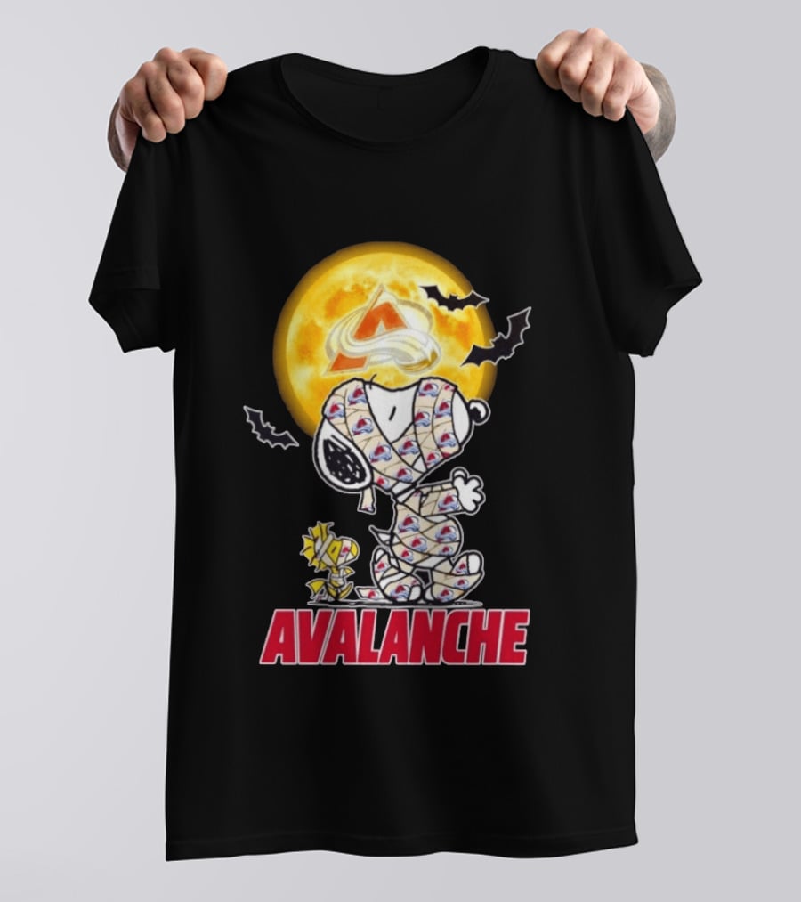 Colorado Avalanche Snoopy Woodstock Halloween Mummy Full Moon Bats T-Shirt