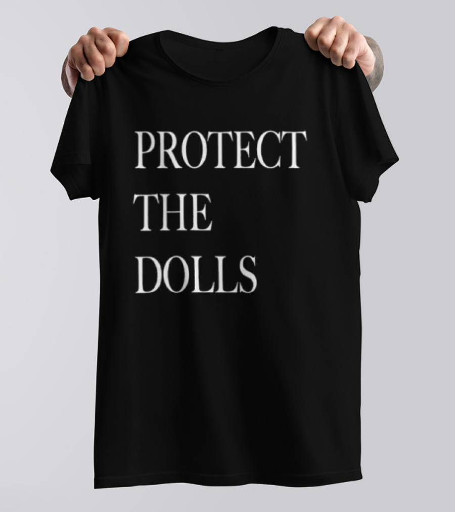 Mac Cosmetics Viva Glam Conner Ives Protect The Dolls T-Shirt