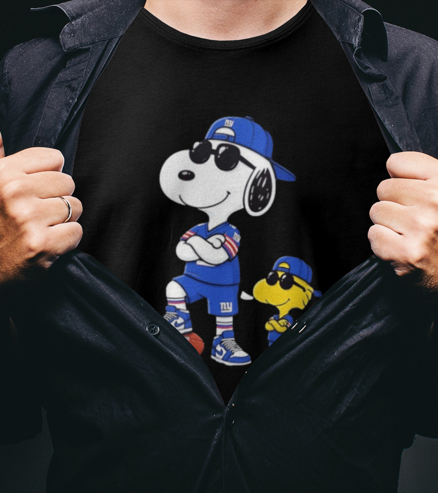 Snoopy And Woodstock In New York Giants Team T-Shirt