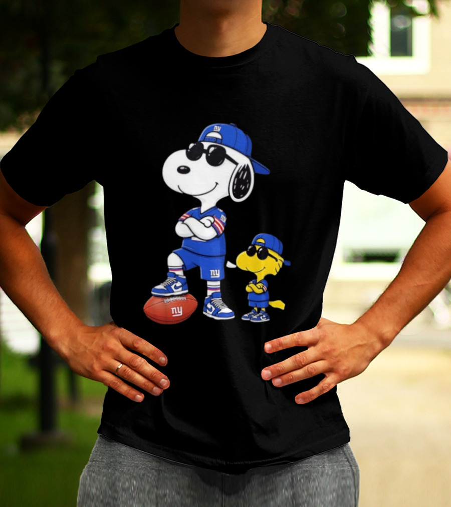 Snoopy And Woodstock In New York Giants Team T-Shirt