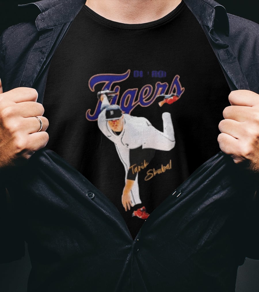 Detroit Tigers Tarik Skubal Pitcher Throwing Baseball Tigers T-Shirt