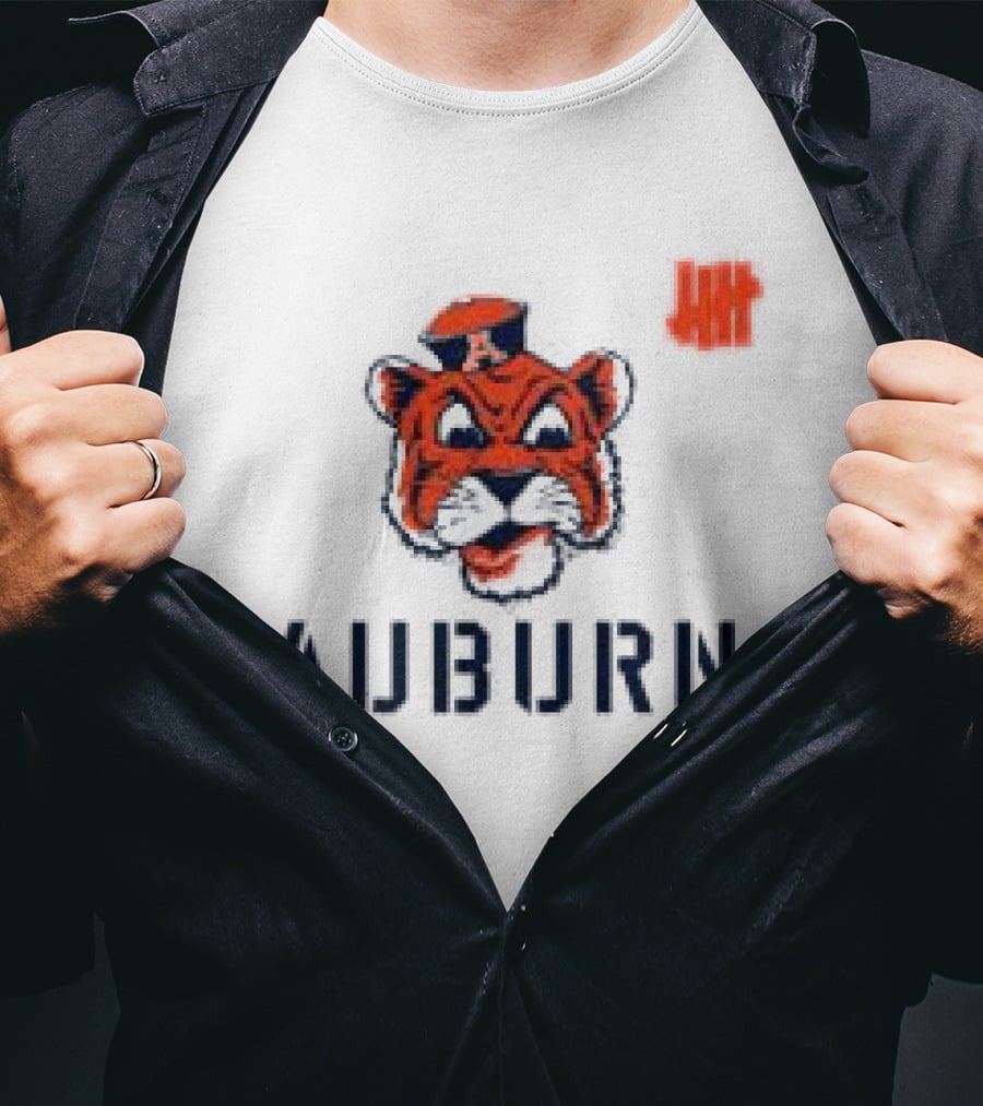 Undefeated Auburn Tiger Emblem With Retro Cap T-Shirt