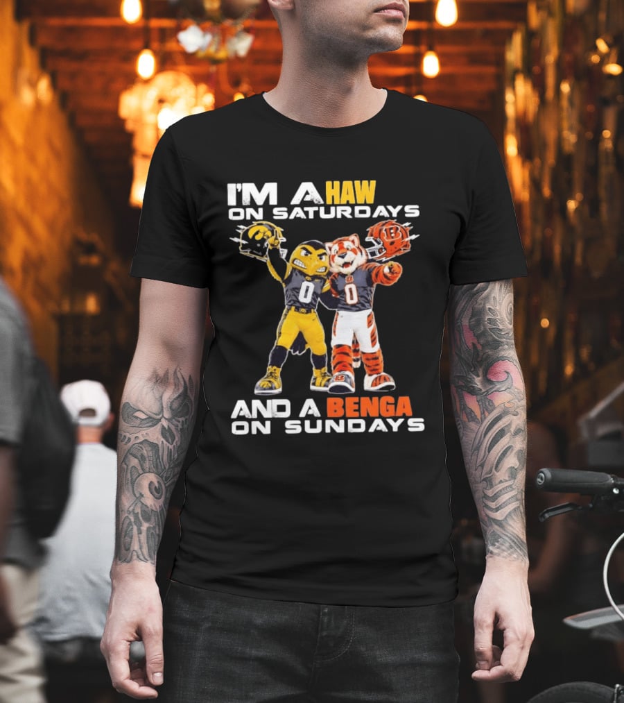 I'm A Hawkeye On Saturdays And A Bengal On Sundays Football Mascots Helmets T-Shirt