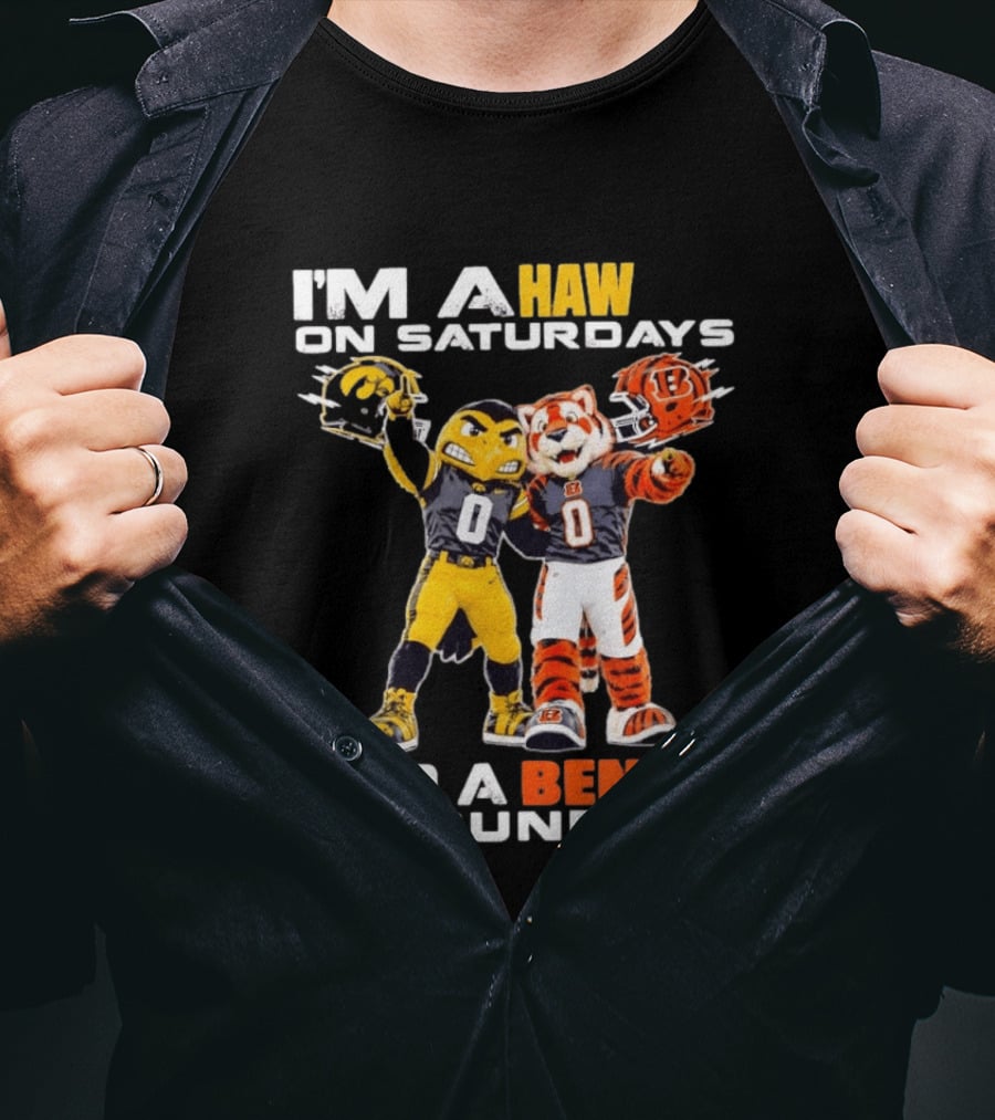I'm A Hawkeye On Saturdays And A Bengal On Sundays Football Mascots Helmets T-Shirt