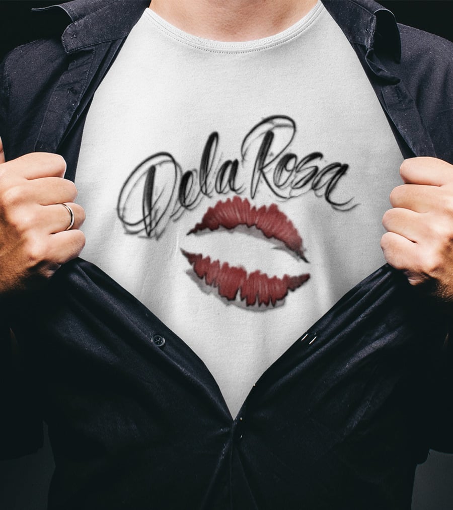 Dela Rosa Airbrushed Black Cursive Lettering Large Red Lips T-Shirt