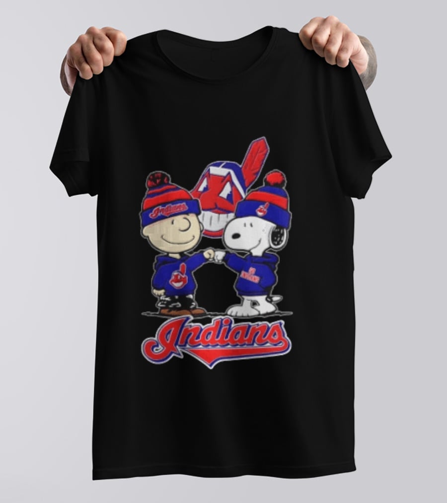 Cleveland Indians Charlie Brown Snoopy Fist Bumping Peanuts Fan Gear T-Shirt