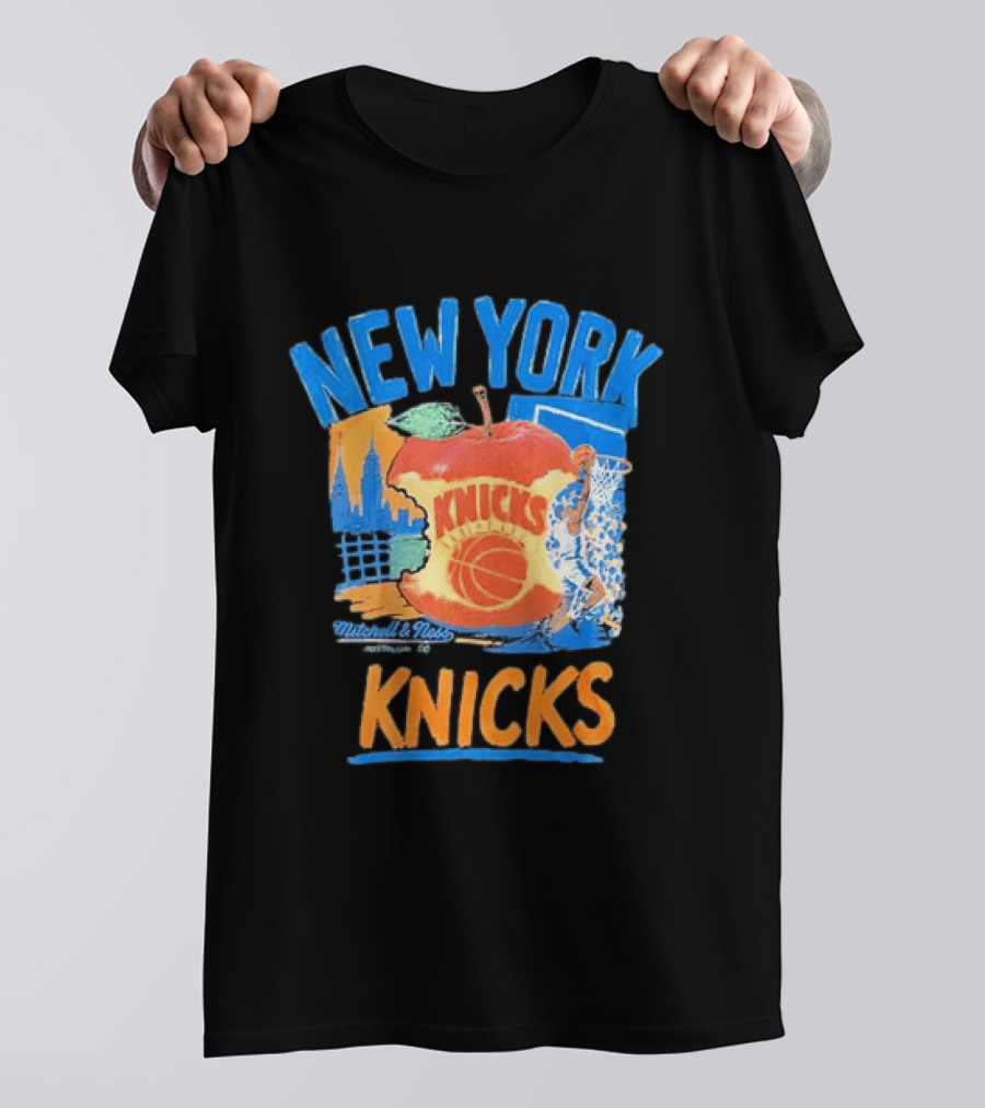 Mitchell & Ness New York Knicks Basketball Big Apple City Skyline T-Shirt