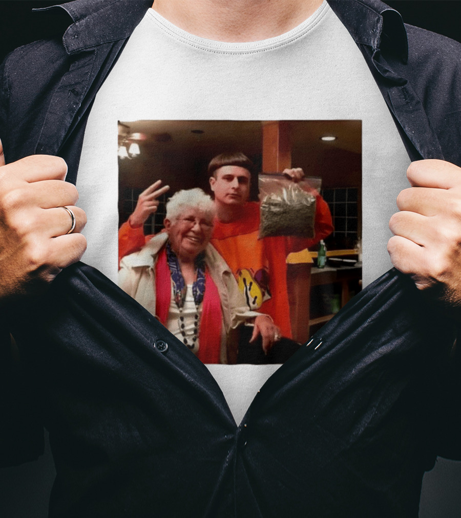 Oliver Tree Peace Sign Grandma Holding Bag T-Shirt